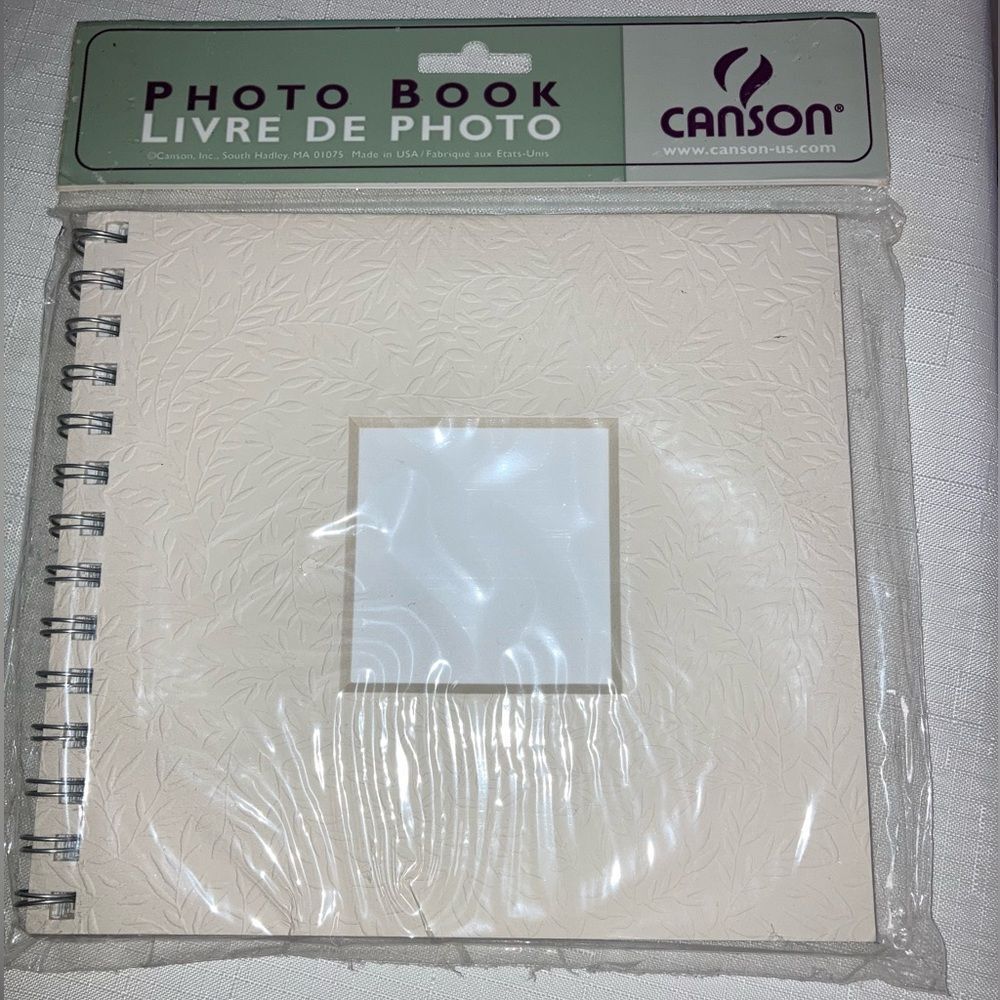 NWT Personalized Photo ScrapBook Album White Embossed Leaves 7x7 30 Pages Craft